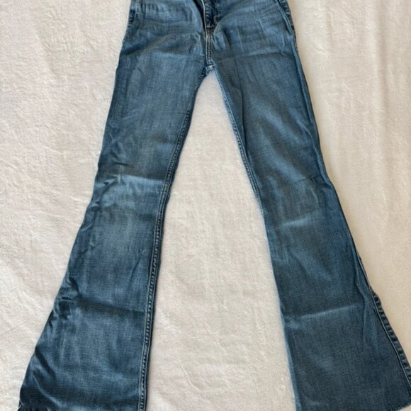 Hollister jeans Bell bottom style - Picture 1 of 3